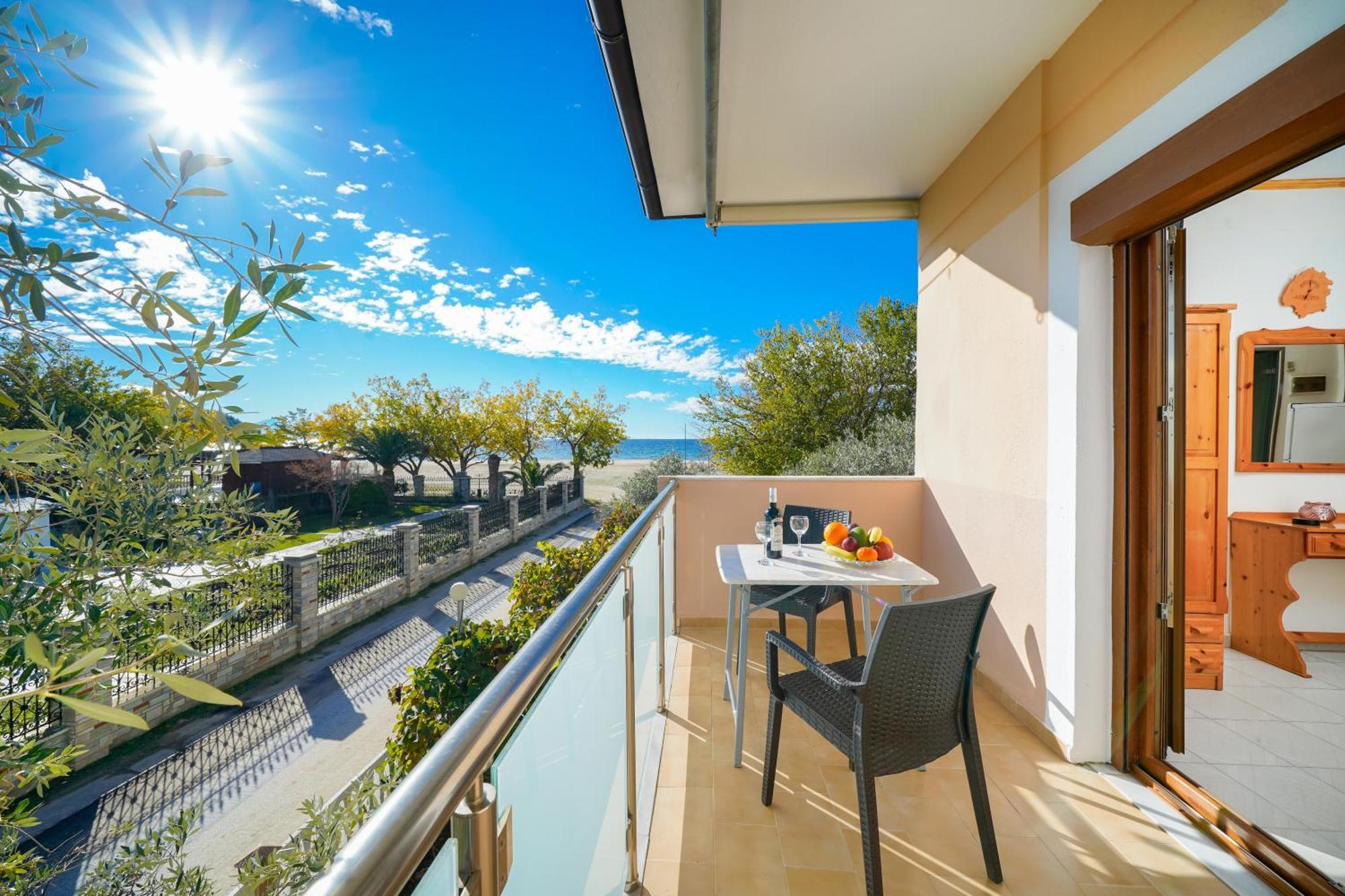 Opalium Beach Front Suites Potos Esterno foto