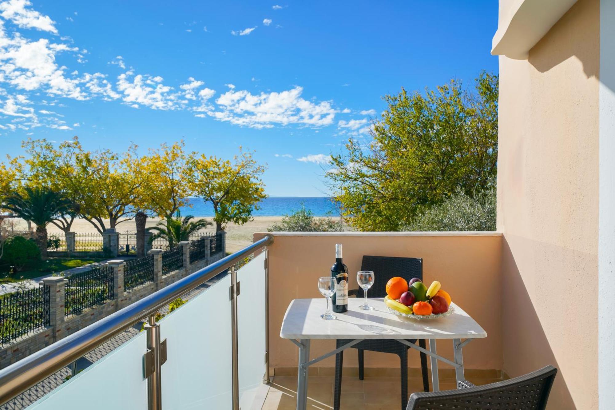 Opalium Beach Front Suites Potos Esterno foto