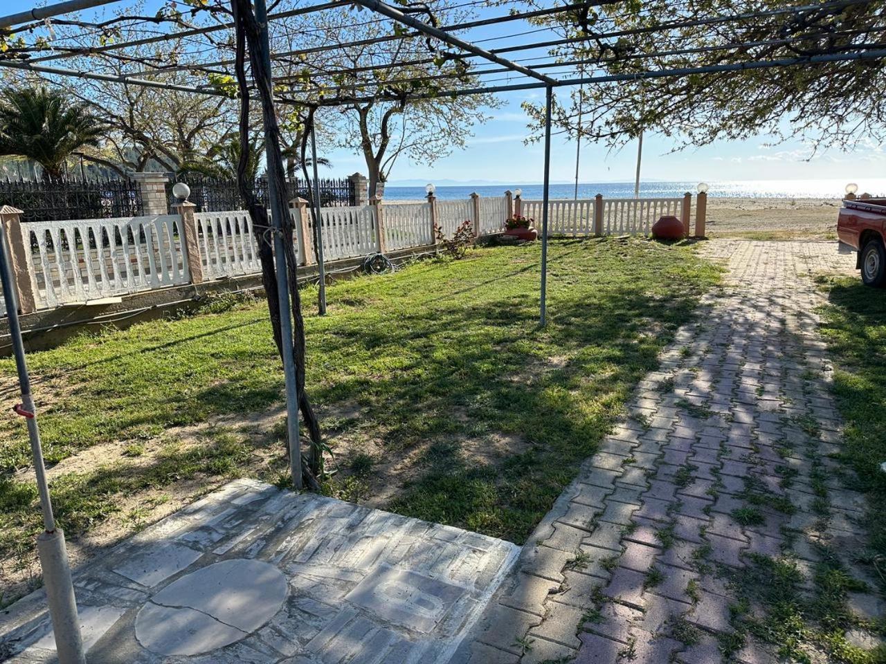 Opalium Beach Front Suites Potos Esterno foto