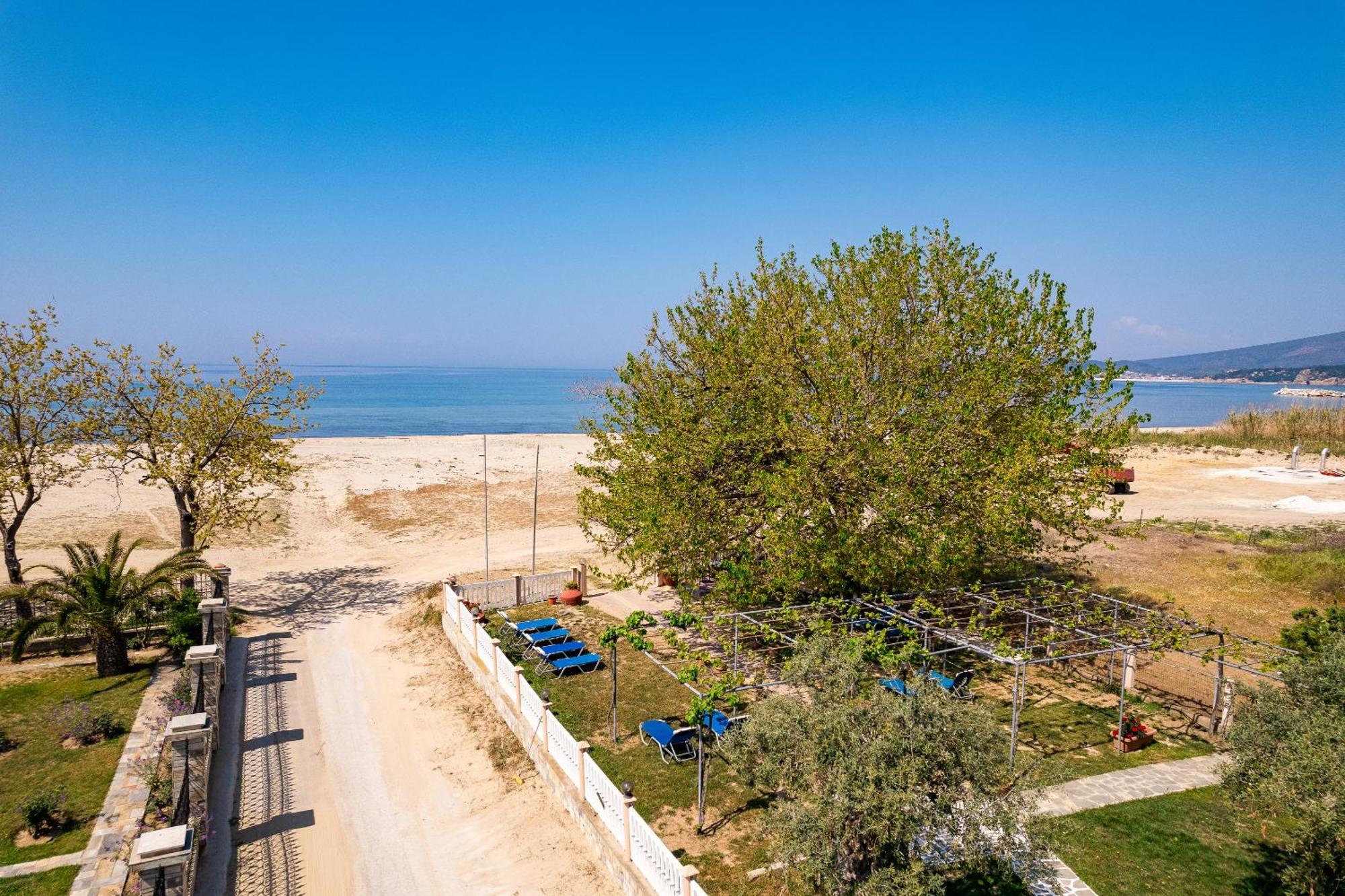 Opalium Beach Front Suites Potos Esterno foto