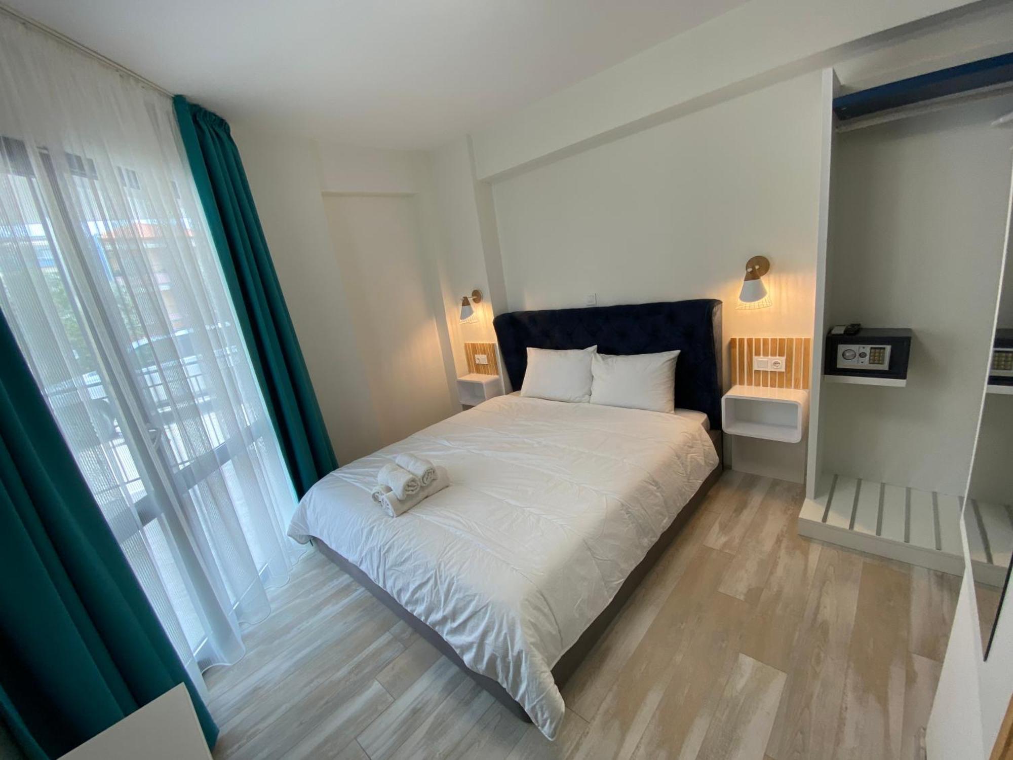 Opalium Beach Front Suites Potos Esterno foto