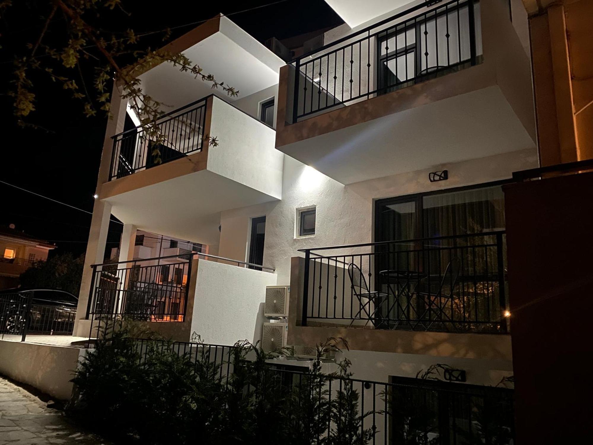 Opalium Beach Front Suites Potos Esterno foto