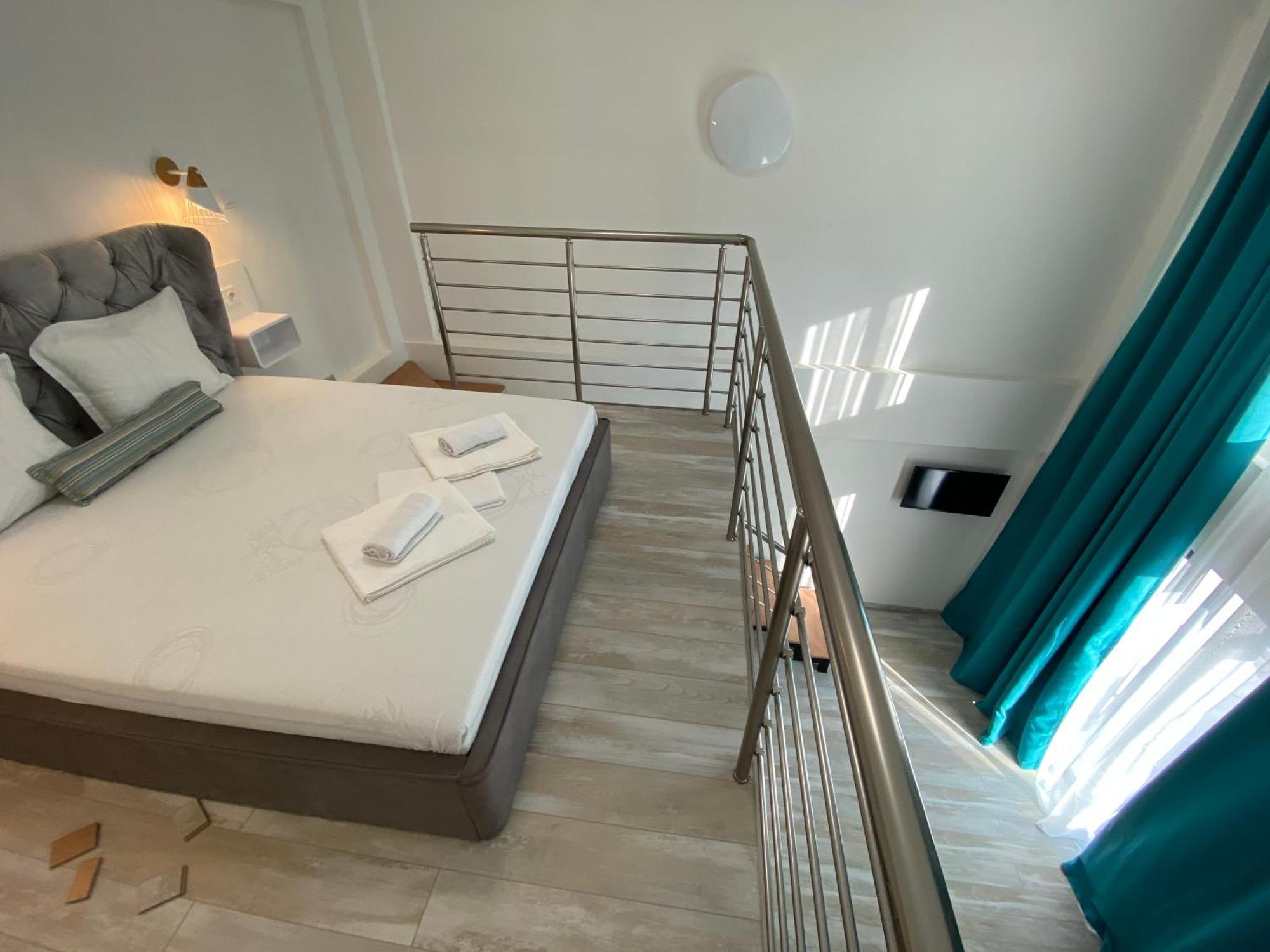 Opalium Beach Front Suites Potos Esterno foto