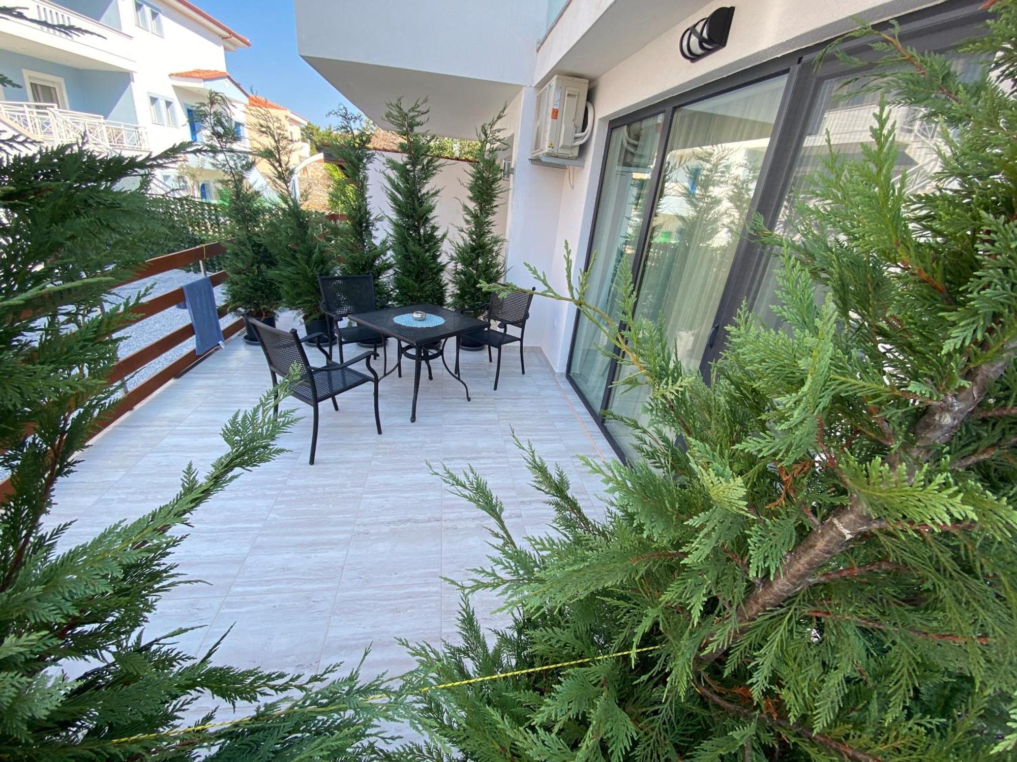 Opalium Beach Front Suites Potos Esterno foto