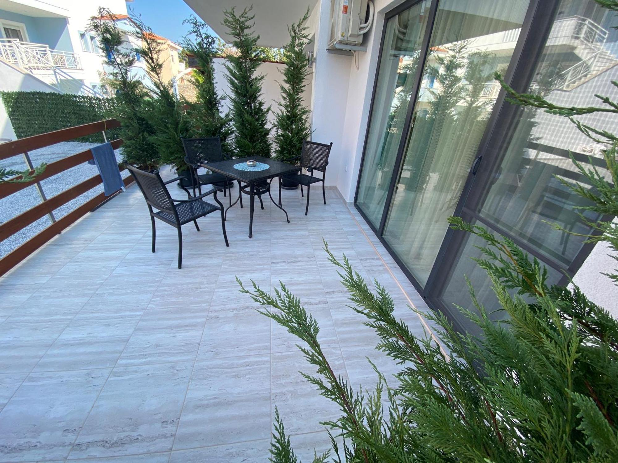 Opalium Beach Front Suites Potos Esterno foto